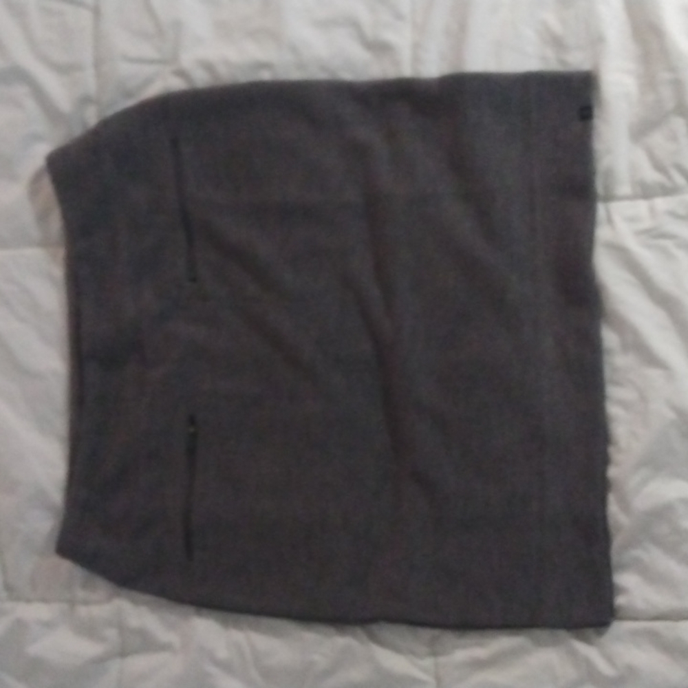 Merrell gray mini skirt w pockets